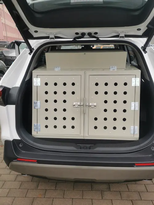 Pohľad na prepravný box s úložným priestorom ORMONT