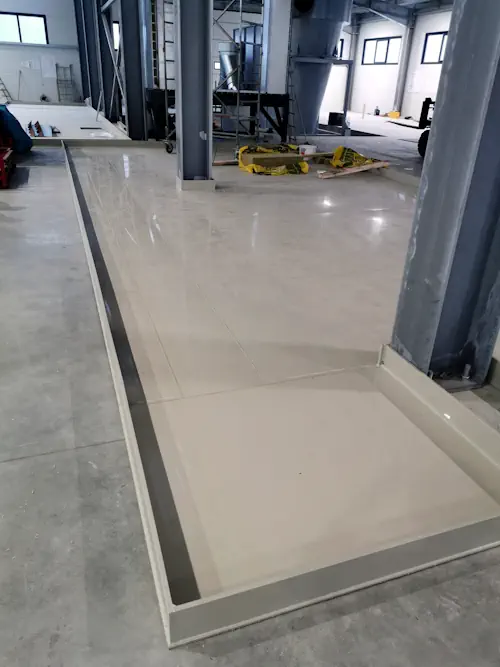 
                            Ďalší pohľad na havarijnú vaňu na ropné produkty ORMONT